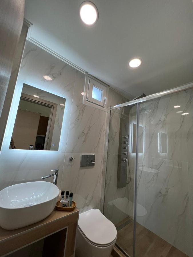 Wide Blue Luxury Boutique Suites 네오스마르마라스 외부 사진